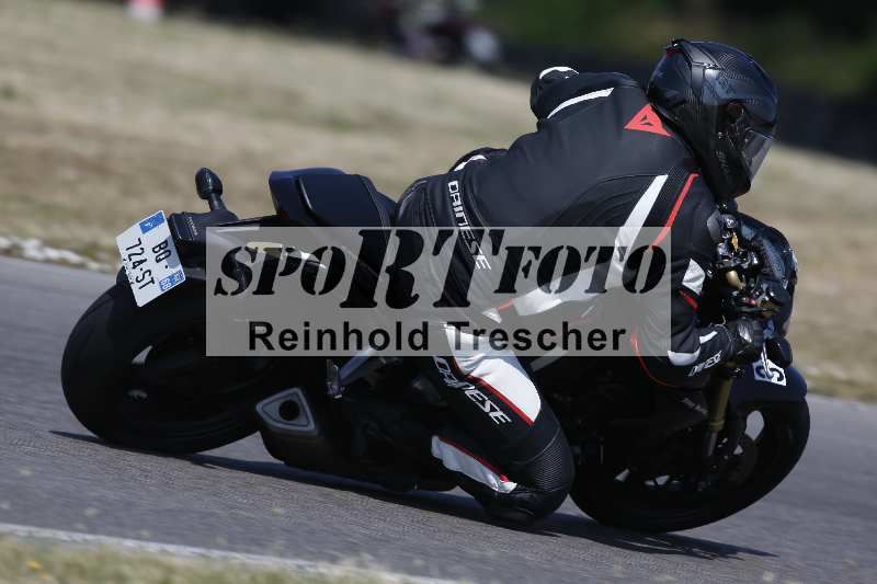 /Archiv-2023/28 05.06.2023 Moto Club Anneau du Rhin/vert-medium/31-1